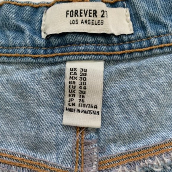 Forever 21 Jean Mini Skirt Seamed Front Distressed Raw Hem Denim Skirt Size 30 - Picture 2 of 10
